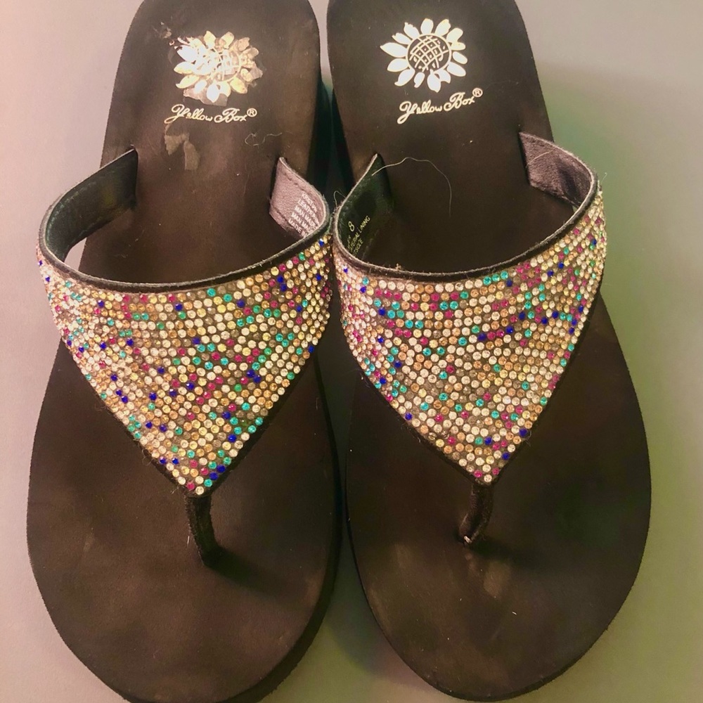 PRICE DROP !!Yellow box “ bling “ flip flops